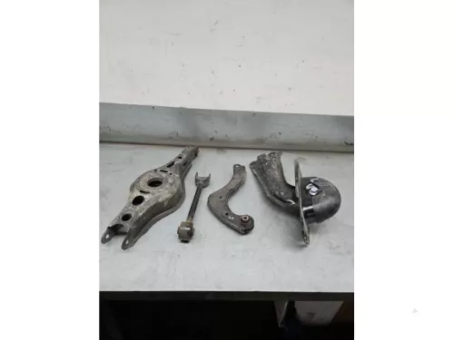 Draagarm links-achter-8153459