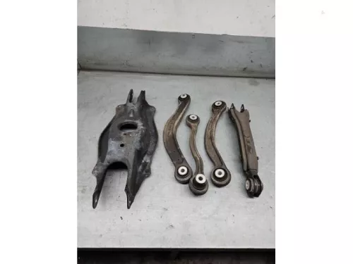 Draagarm links-achter-8293124