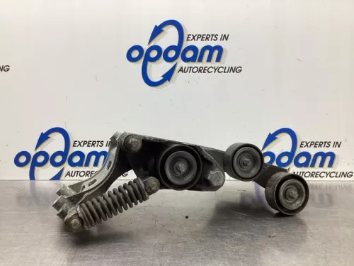 Dynamosteun onder-7989722